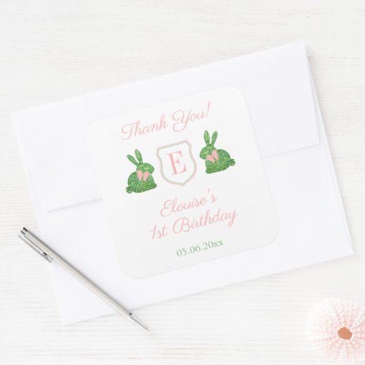 ベビーガール名門私立校風のバニーモノグラムありがとう スクエアシール (封筒)