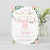 ベビーガール服ベビーシャワー招待状 招待状 (スタンド正面)