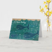 ベビークジラ新生児おめでとうカードブルー カード (黄色い花)