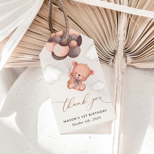 ベビークマ、茶色のバルーン、最初の誕生日 ギフトタグ