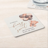 ベビークマ、茶色のバルーン、最初の誕生日 スクエアペーパーコースター (アングル)