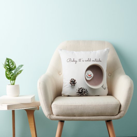 ベビークリスマスのホットチョコレートの外は寒い クッション (椅子)