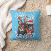 ベビークリスマスの外は寒いフランスの犬 クッション (ブランケット)