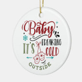 ベビークリスマス引用文外で冷え込む セラミックオーナメント (左)