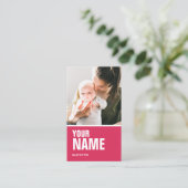 ベビーシッターのピンク(写真及び文字を個人化して下さい) 名刺 (スタンド正面)