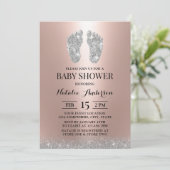 ベビーシャワモダンーシルバーグリッター足バラ金ゴールド 招待状 (スタンド正面)