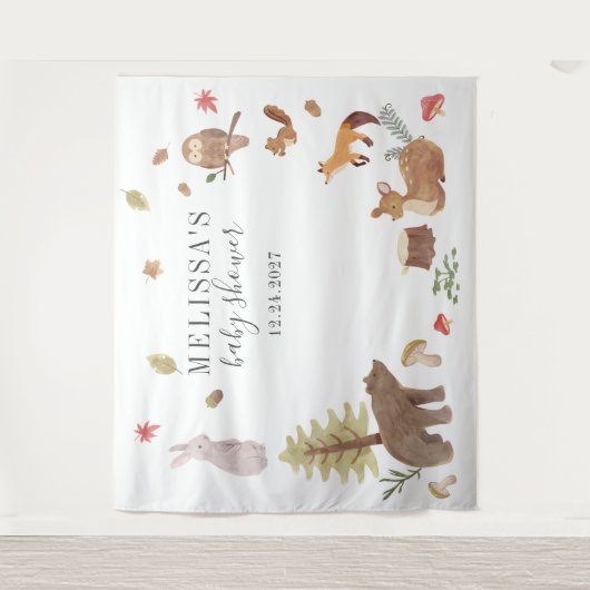 ベビーシャワーのためのログハウスのような森の動物たち タペストリー (正面)