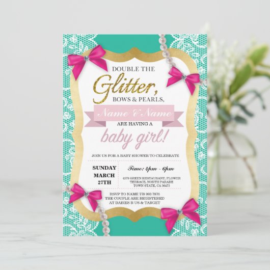 ベビーシャワーのミントのレースの金ゴールドは弓女の子の招待を真珠で飾ります 招待状 (スタンド正面)