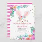 ベビーシャワーの途中に小さなバニーがある 招待状 (正面/裏面)