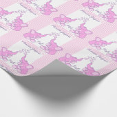 ベビーシャワーまたは誕生の孫娘の名前のピンクの覆い ラッピングペーパー (角)