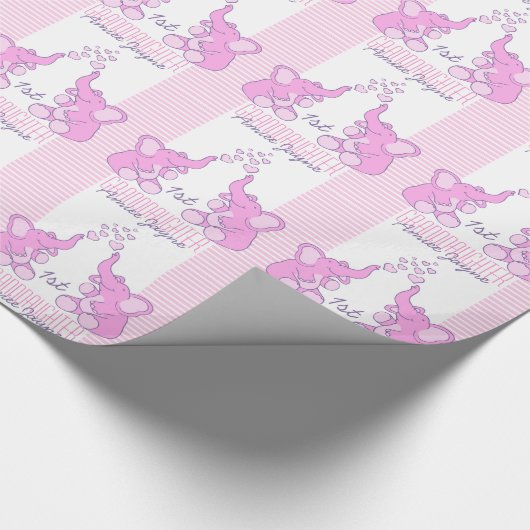 ベビーシャワーまたは誕生の孫娘の名前のピンクの覆い ラッピングペーパー (角)