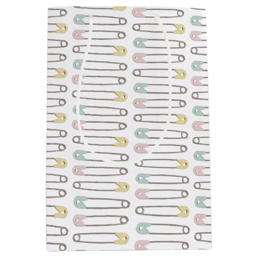 ベビーシャワーモダンおむつピンパターン抱き枕 ミディアムペーパーバッグ (正面)