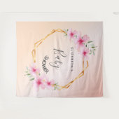 ベビーシャワーローズゴールド ブラッシュピンク フラワージオメトリック タペストリー (正面(横))