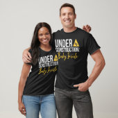ベビーシャワー内の建築ベビー下 Tシャツ (ユニセックス)