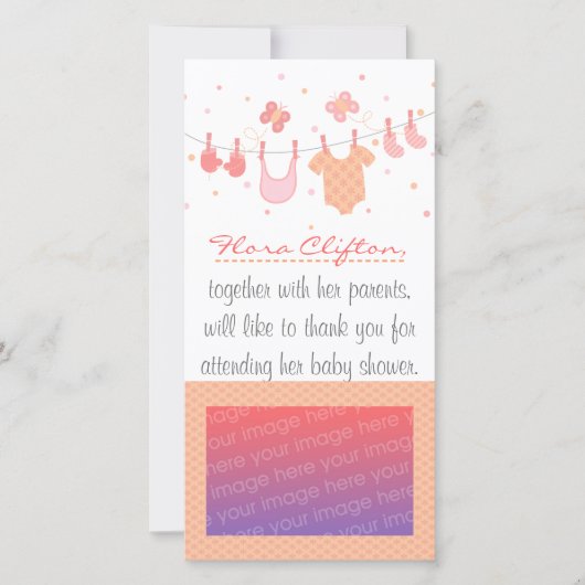 ベビーシャワー: clotheslineのベビーの衣服 サンキューカード (正面)