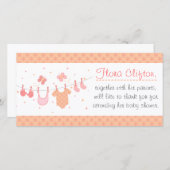 ベビーシャワー: clotheslineのベビーの衣服 サンキューカード (正面/裏面)