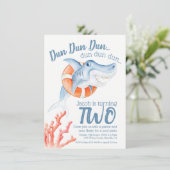 ベビーシャーク泳ぎの救命具第2誕生日パーティー 招待状 (スタンド正面)