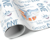 ベビーシャーク1歳の誕生日カスタム水カラーアート ラッピングペーパー (ロールコーナー)