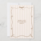 ベビーシンプルがコーヒーの赤ちゃんシャワーを醸造している 招待状 (裏面)