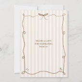 ベビーシンプルがコーヒーの赤ちゃんシャワーを醸造している 招待状 (裏面)