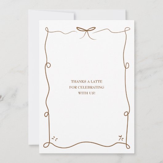 ベビーシンプルがコーヒーの赤ちゃんシャワーを醸造している 招待状 (裏面)