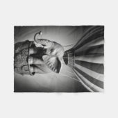 ベビーゾウ（熱気球） フリースブランケット (正面(横))