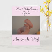 ベビーツインガールズおめでとう写真 カード (黄色い花)