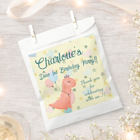 ベビーディノバースデーパーティー フェイバーバッグ (クリップ留めされた状態)