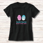 ベビーパーソナライズされたシューズの性別がTシャツを明らかにする Tシャツ<br><div class="desc">可愛いベビーシューズ完璧な性別リビールパーティー。</div>