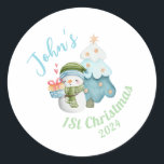 ベビーパーソナライズされた第1回クリスマス ラウンドシール<br><div class="desc">カスタマイズベビーの名前と年の可愛らしいステッカー</div>