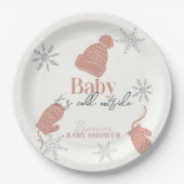 ベビーピンクのビーニーの赤ちゃんシャワー外は寒い ペーパープレート (正面)
