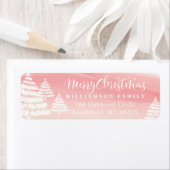 ベビーピンクの冬のクリスマスシーンの外は寒い ラベル (インサイチュ)