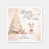 ベビーピンクの女の子の鹿の赤ちゃんシャワー外が寒い スタンダードカクテルナプキン (正面)