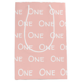 ベビーピンクガールズファースト誕生日中抱き枕 ミディアムペーパーバッグ