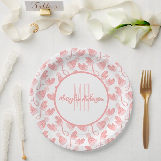 ベビーピンククリスマスウィンターミッテンス&ハッツモノグラム ペーパープレート (ウェディング)