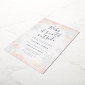 ベビーピンクシルバーベビーシャワー外は寒い 箔招待状 (回転した状態)