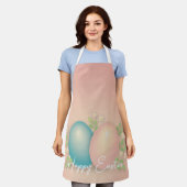 ベビーブルーとピンクのイースターエッグ春ホワイトデイジー エプロン (着用した状態)