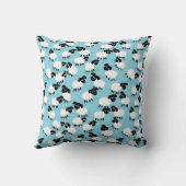 ベビーブルーのふわふわした羊 クッション (裏面)