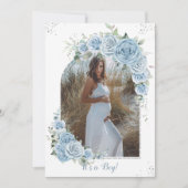 ベビーブルーフローラシルバー赤ちゃんシャワー写真アーチ 招待状 (正面)