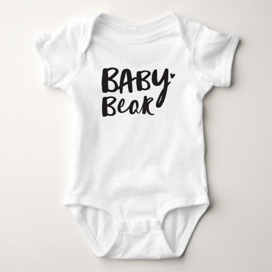 ベビーベア黒ミニマル手紙型引用文 ベビーボディスーツ (正面)