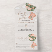 ベビーベア、緑のバルーン、最初の誕生日 オールインワン招待状 (内側)