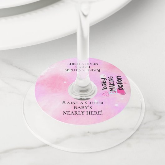 ベビーメイキングポションピンクハートベビーシャワートースト ワイングラスタグ (クローズアップ)