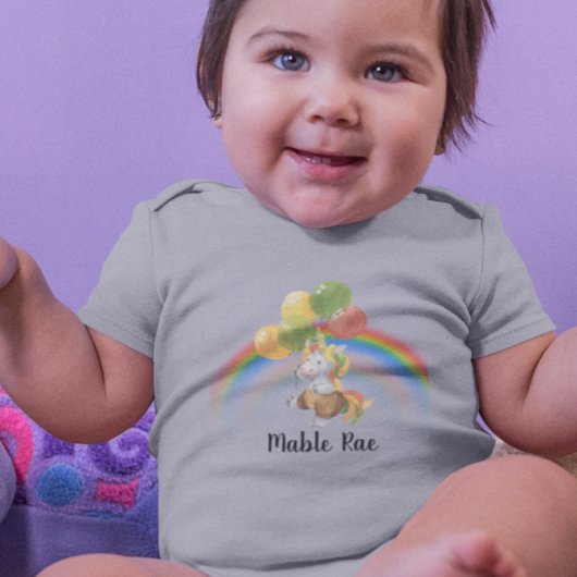 ベビーユニコーンとバルーンレインボー名 ベビーボディスーツ