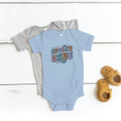 ベビー不気味カラフルレトロタイポグラフィムード花 ベビーボディスーツ