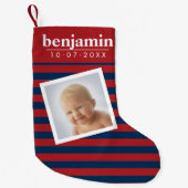 ベビー写真と誕生日かわいい男のストライプの子 スモールクリスマスストッキング (正面)