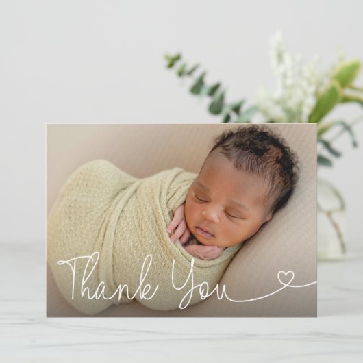 ベビー写真の誕生発表のモダンハートスクリプト サンキューカード (スタンド正面)