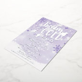 ベビー冬のラベンダーの赤ちゃんシャワー外は寒い 箔招待状 (回転した状態)