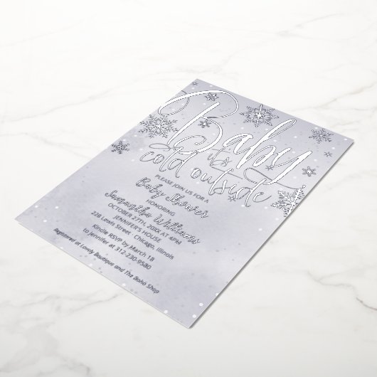 ベビー冬の外で寒い灰色の赤ちゃんシャワーFoi 箔招待状 (回転した状態)