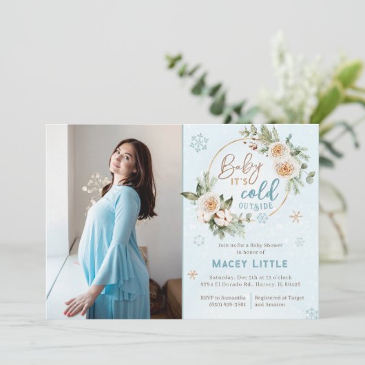ベビー冬の外は寒い妊娠ママの写真 招待状 (スタンド正面)