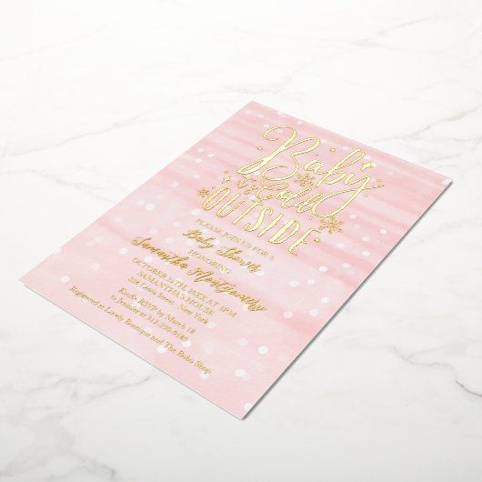 ベビー冬の女の子の赤ちゃんシャワー外が寒い 箔招待状 (回転した状態)